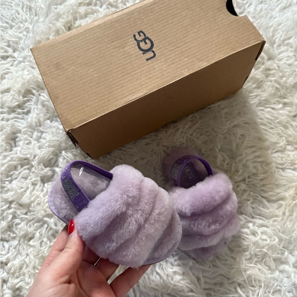 UGG Kids Lilac Fluffy Slippers - Picture 4 of 4